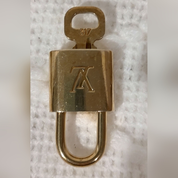 Louis Vuitton #300 Series Lock & Key Sets Vintage EUC Necklaces Brass Gold - Picture 10 of 16